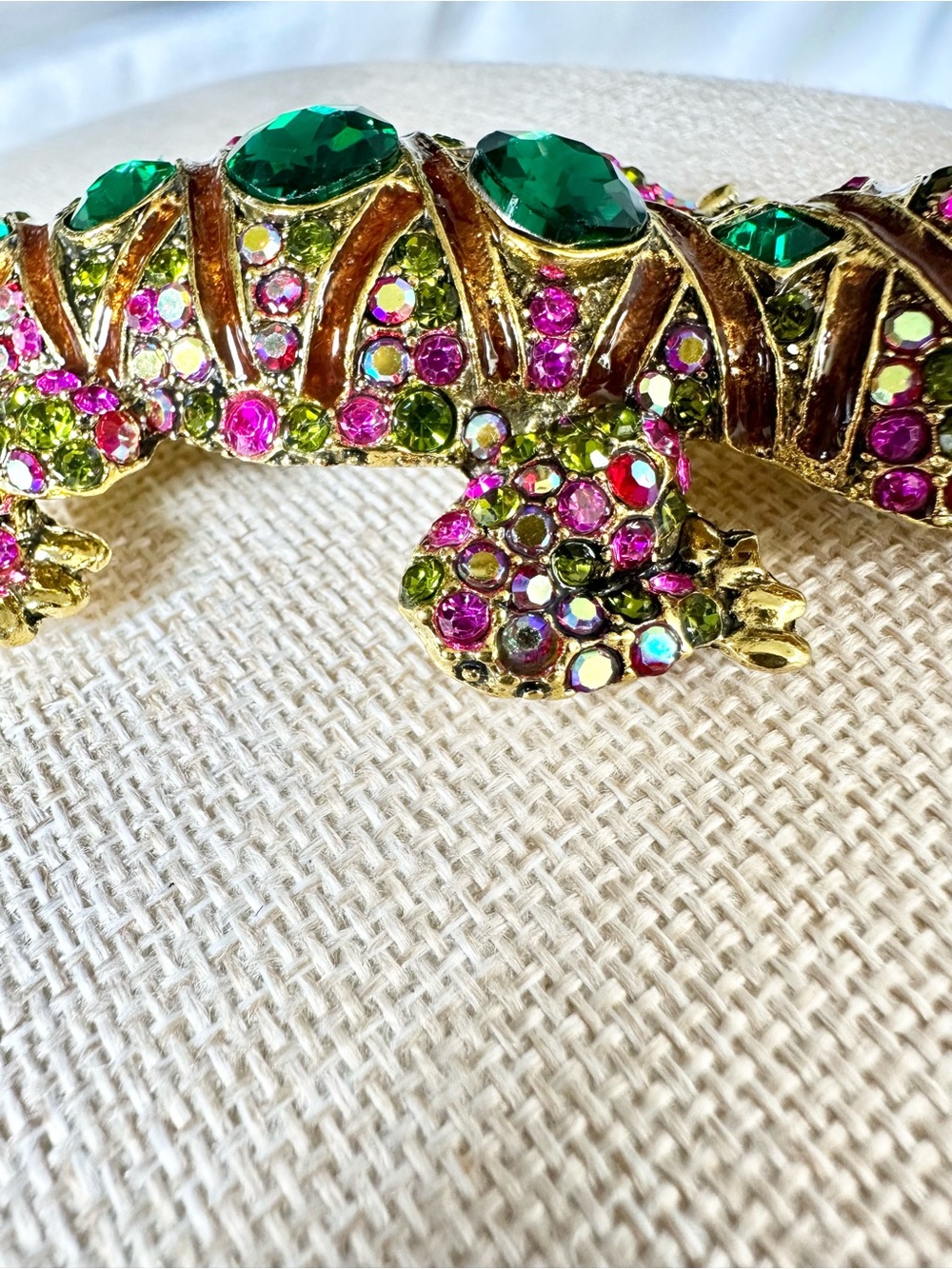 Chunky 5” Gold-Tone Green & Pink Crystal Alligator Brooch (High Quality/Weight) - Picture 7 of 13